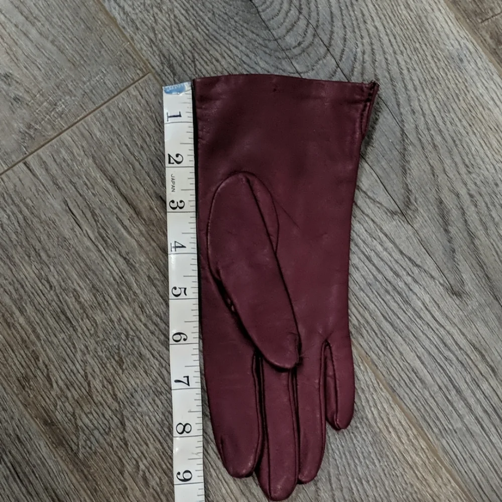 VINTAGE Faux Leather Ladies Gloves